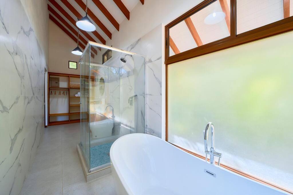 Casa Kristel - Exquisite Villa Getaway Puerto Viejo de Talamanca Bagian luar foto