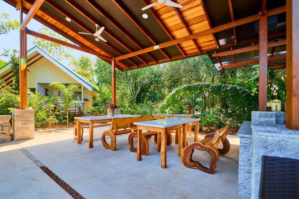 Casa Kristel - Exquisite Villa Getaway Puerto Viejo de Talamanca Bagian luar foto