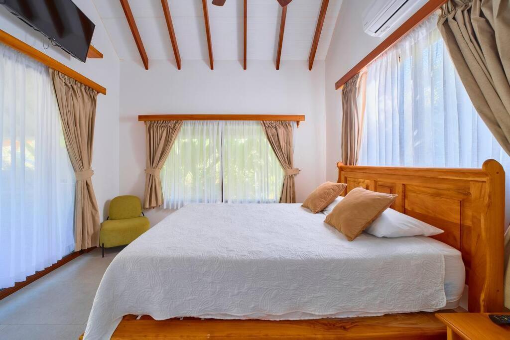 Casa Kristel - Exquisite Villa Getaway Puerto Viejo de Talamanca Bagian luar foto