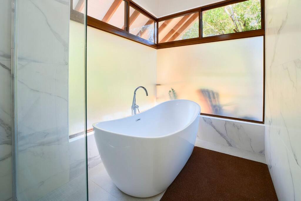 Casa Kristel - Exquisite Villa Getaway Puerto Viejo de Talamanca Bagian luar foto